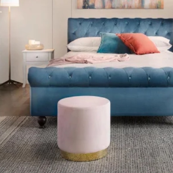 Pink velvet ottoman - Picture 3 of 6